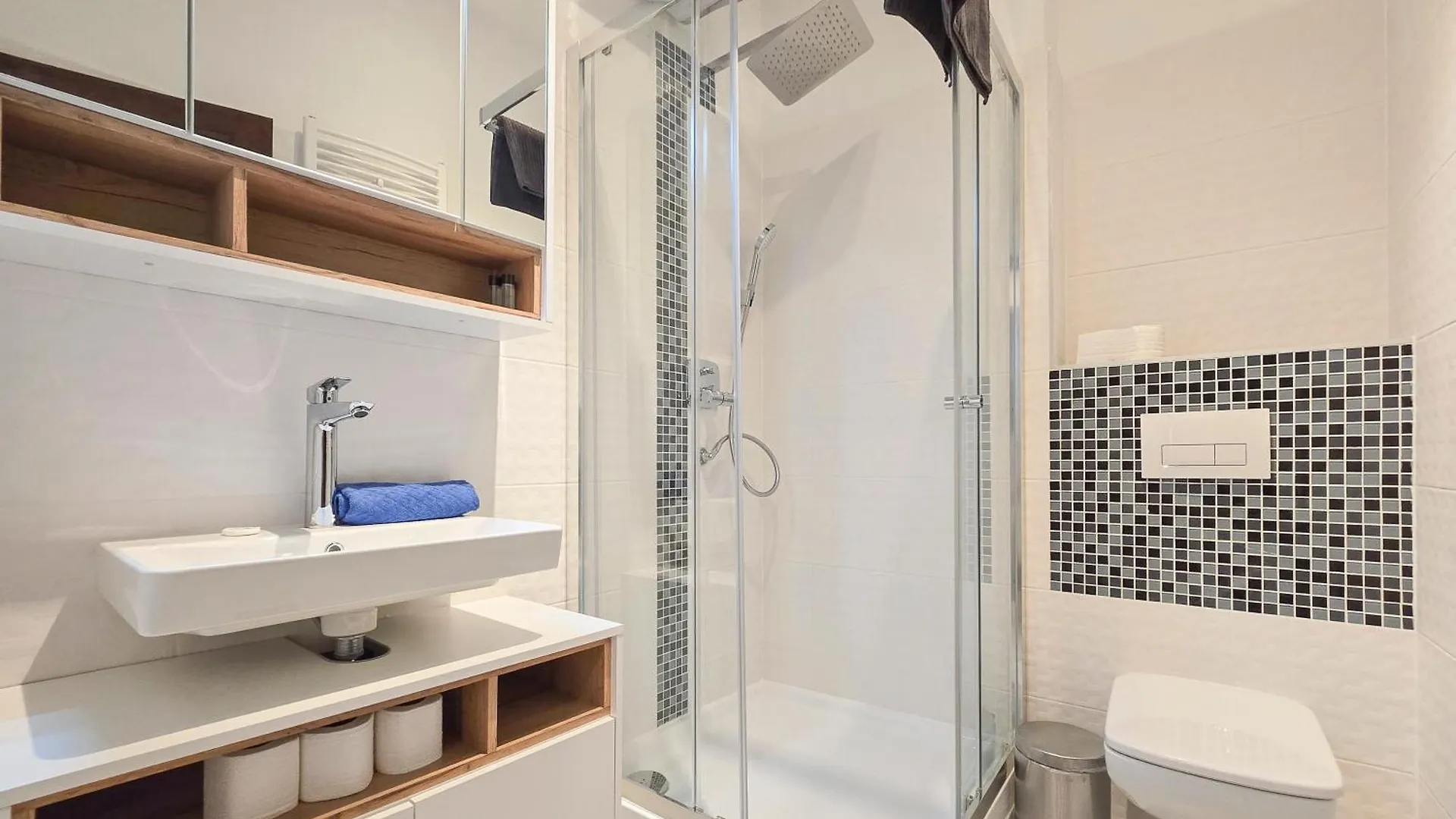 New City Life Apartment Budapest 0*,