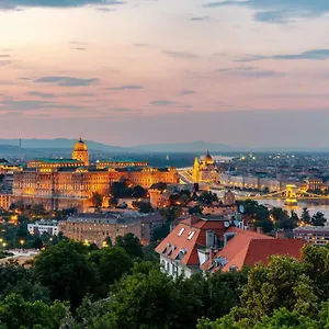 Apartment Apartment On Gellert Hill Budapest Downtown With Free Garage & Castle View, Budapest